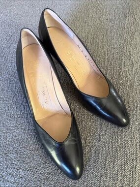 Bruno Magli Black Leather Pointed Toe Pumps